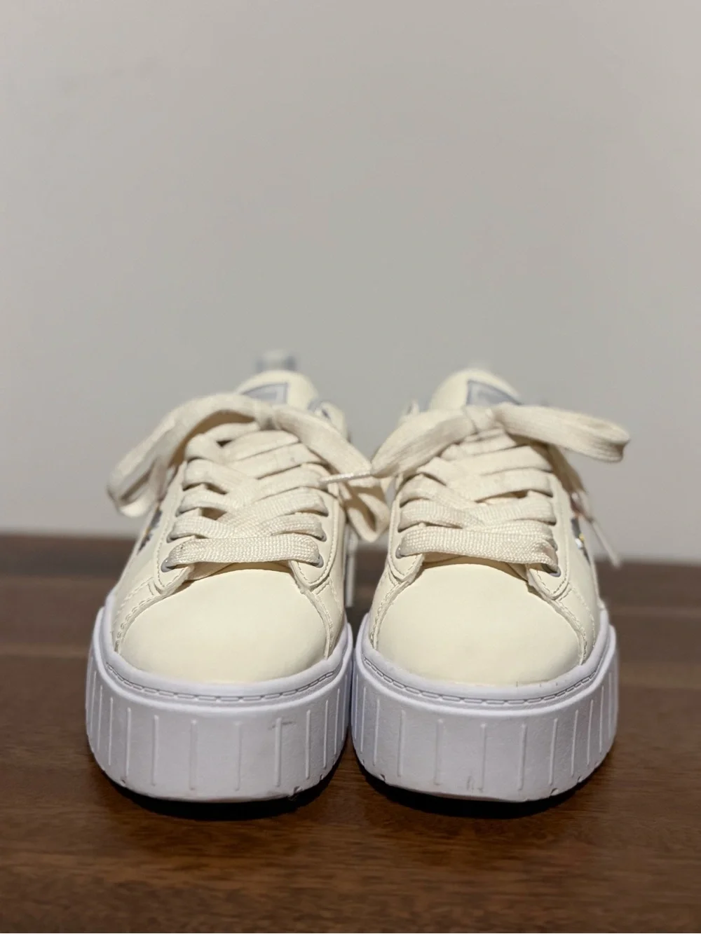 Puma Cream Platform Sneakers with Pastel Floral Embroidery Women’s Size 5.5